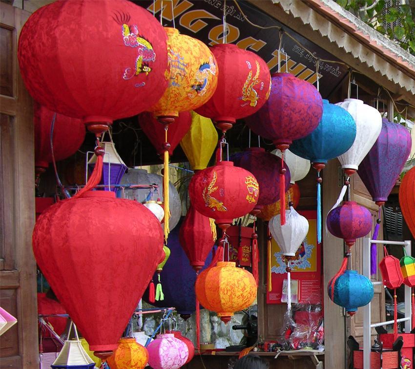 Hoi An Riverside Shopping image