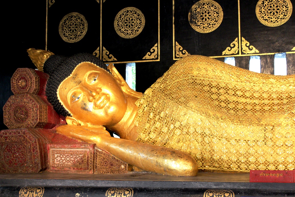 Reclining Buddha image