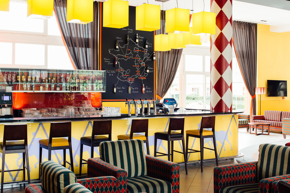 Hotel Bar