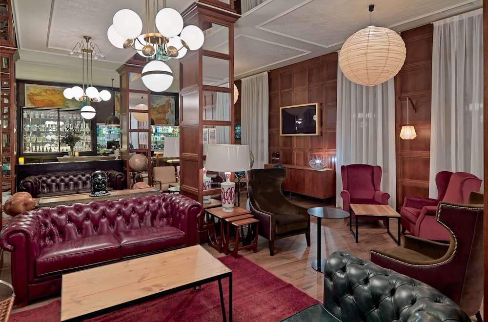 Hotel Lounge
