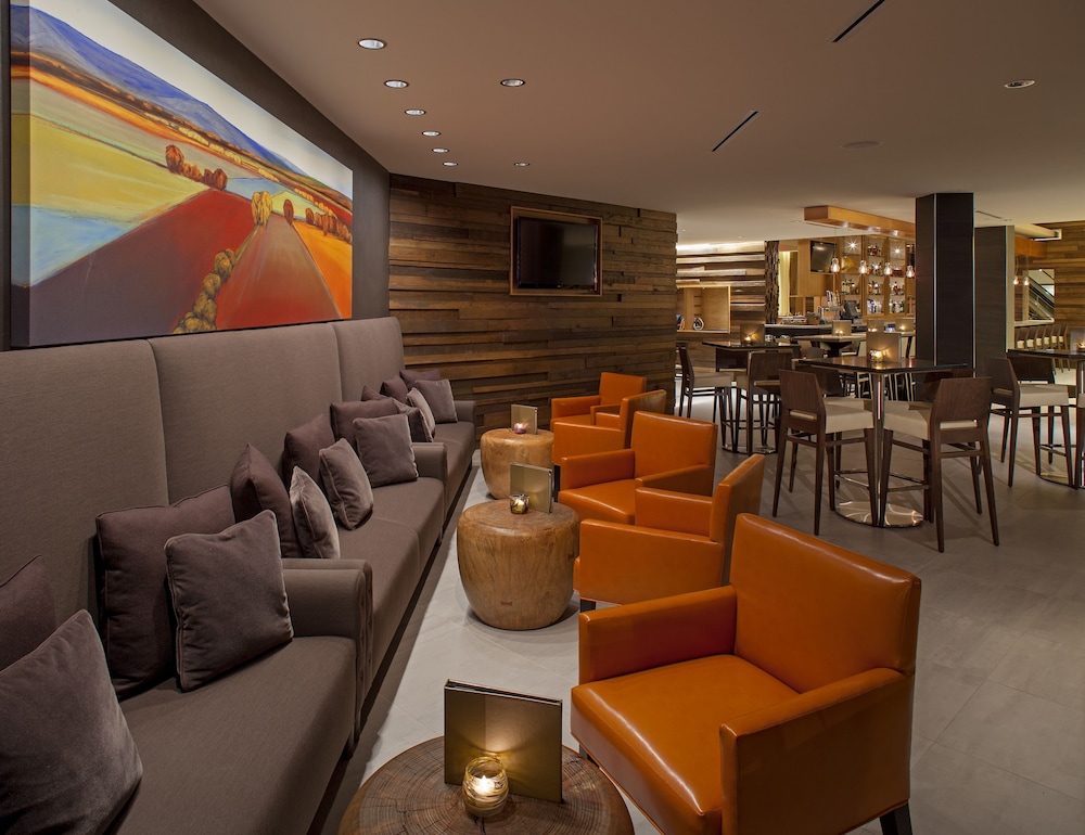 Hotel Lounge